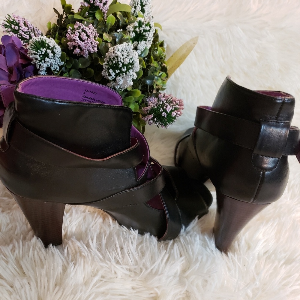 EUC Steve Madden stappy sandals, black, size 8 - Picture 4 of 8